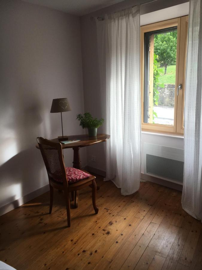 Les Chambres De Marthe Mesnay Exterior photo